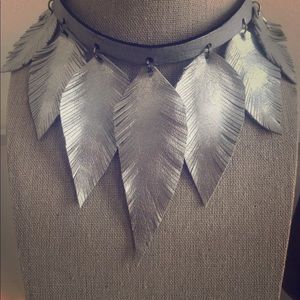 USA shipping only Hand made leather feather choker